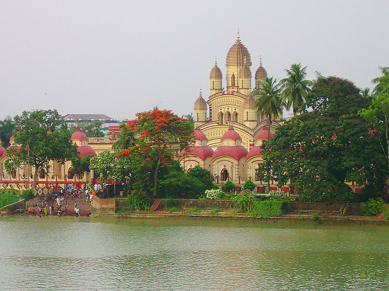 Dakshineswar Kali Temple, built by Rani Rashmoni in 1855 (cc) Wikimedia Commons